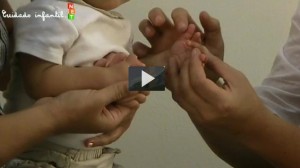 Cómo hacer un masaje metamórfico para bebés