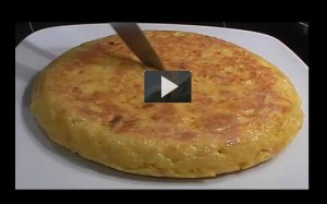 Cómo hacer una tortilla de patatas y cebolla