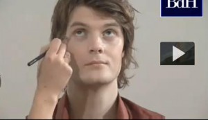 Cómo maquillar los ojos de un hombre