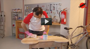 Cómo quitar la pintura y barniz de un mueble