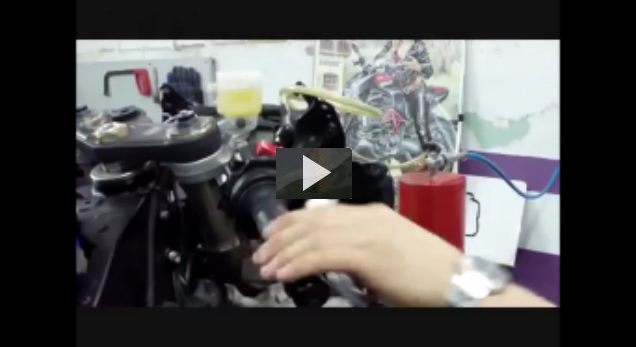 Cómo purgar los frenos de la Mecánica motos