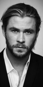 chris-hemsworth-pelo-largo