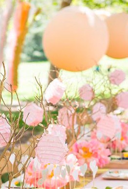 Manualidades para Baby Shower con globos naranjas