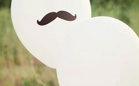 Manualidades para Baby Shower con globos de bigotes