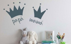 Decoración papel pintado habitación del bebé padres