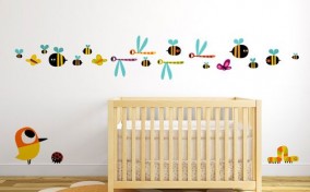 Decoración de la habitación del bebeé con vinilos de abeja