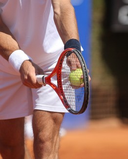 Consejos para mejorar el saque en el tenis