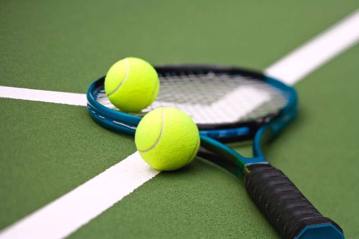 pelota-y-raqueta-de-tenis