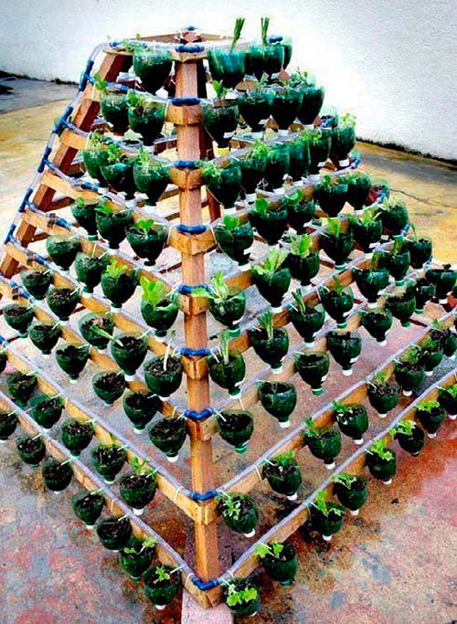 Ideas para la decoración de jardines con botellas de plástico