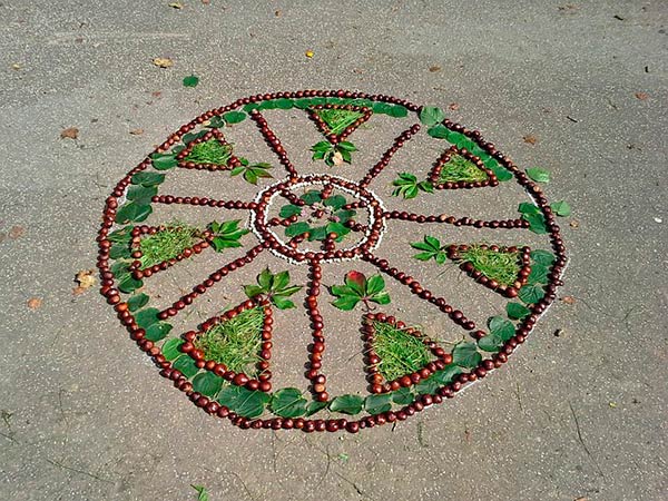 decorar-con-mandalas-el-jardin