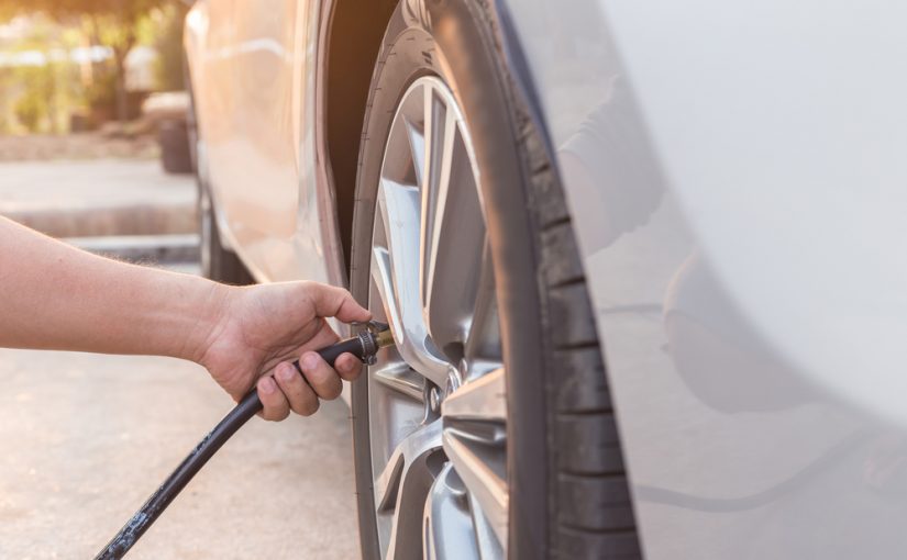 Cómo mantener los neumáticos de un coche