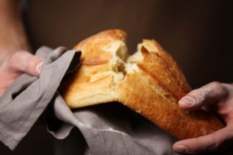 Cómo aprovechar el pan duro