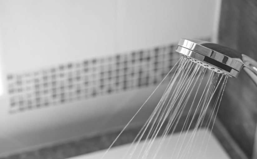 Cómo evitar resbalones en la ducha