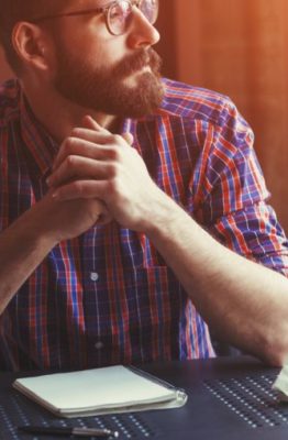 Cómo teñirse la barba sin mancharse