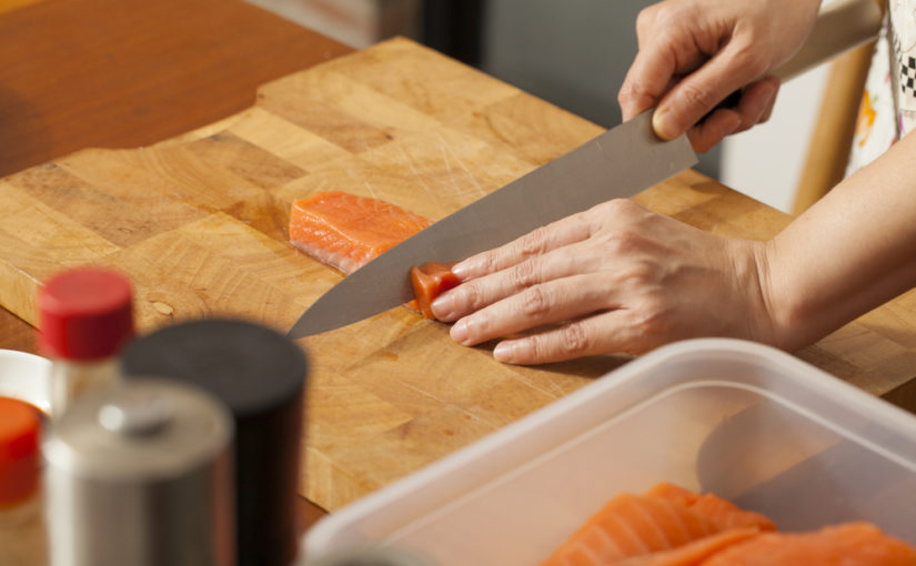 Cómo lavar la tabla de cocina