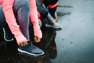 Cómo quitar el olor a humedad de las zapatillas