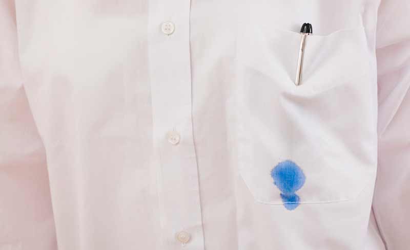 Trucos para quitar las manchas de tinta de boli de la ropa
