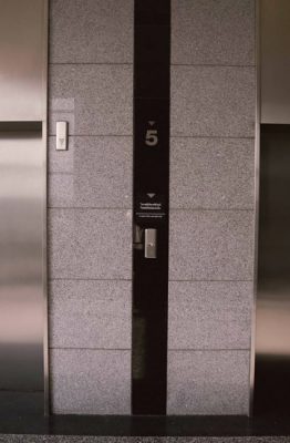 Revisión periódica del ascensor