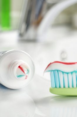 Usos diferentes del dentífrico