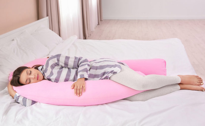 Cómo hacer una almohada para dormir embarazada