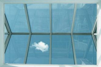 Las ventajas de usar techos de policarbonato transparente